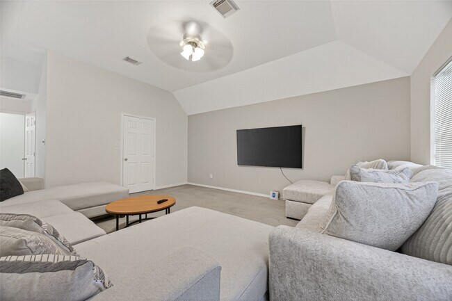 Building Photo - 5911 Indian Hills Ln