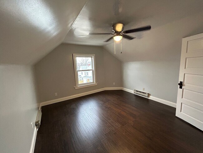 Building Photo - Cozy Duplex in Cheviot