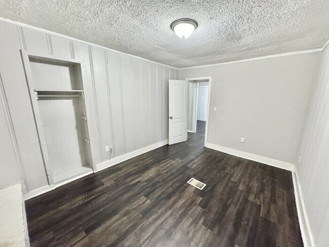 Building Photo - 655 Granada Rd