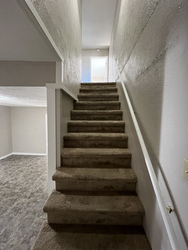 Building Photo - 2031 Poplar St