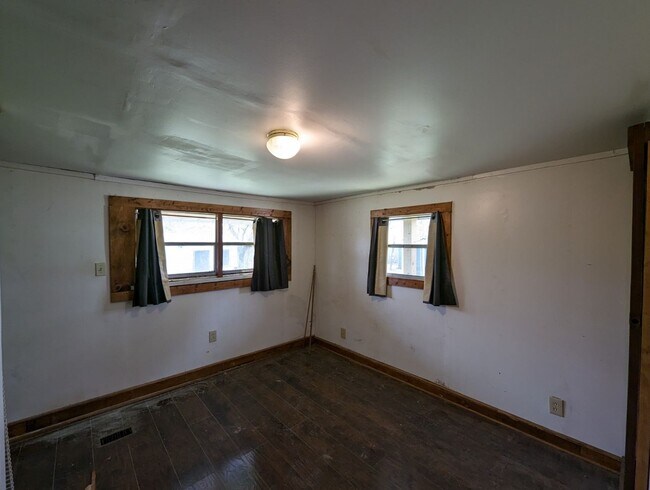 Building Photo - 2 Bedroom/1 Bathroom Trailer in Batesville