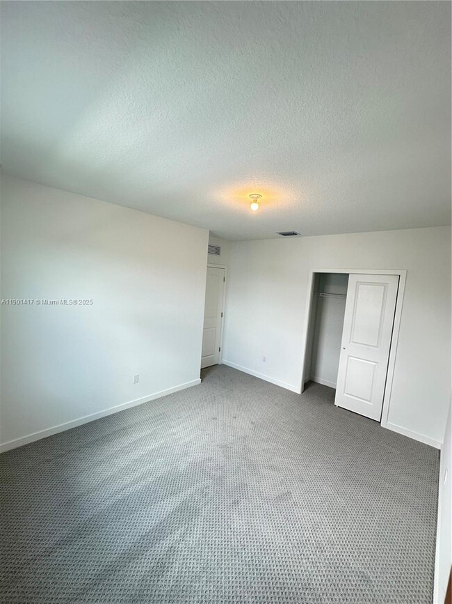 Building Photo - 7262 Lenora Ln