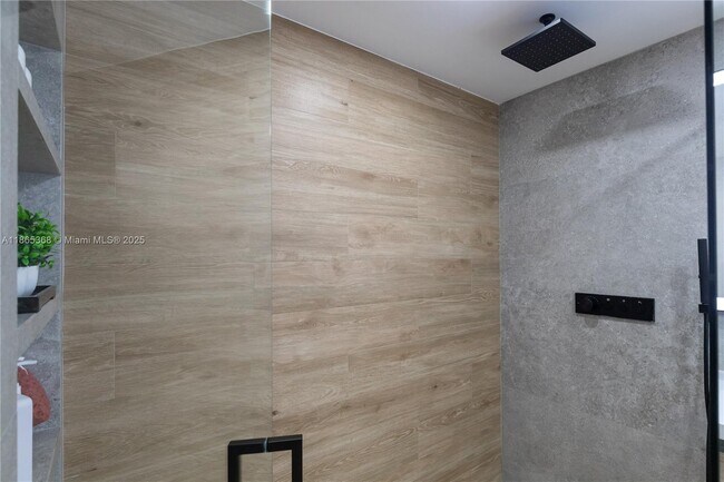 Building Photo - 7225 Coldstream Dr