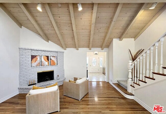 Building Photo - 3690 Crownridge Dr