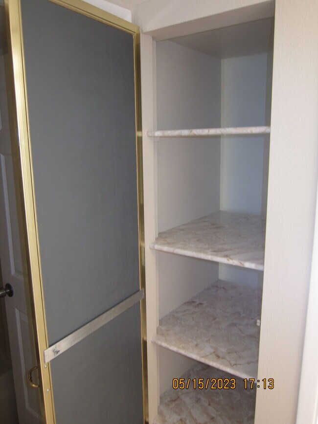 Building Photo - 3033 E Devonshire Ave