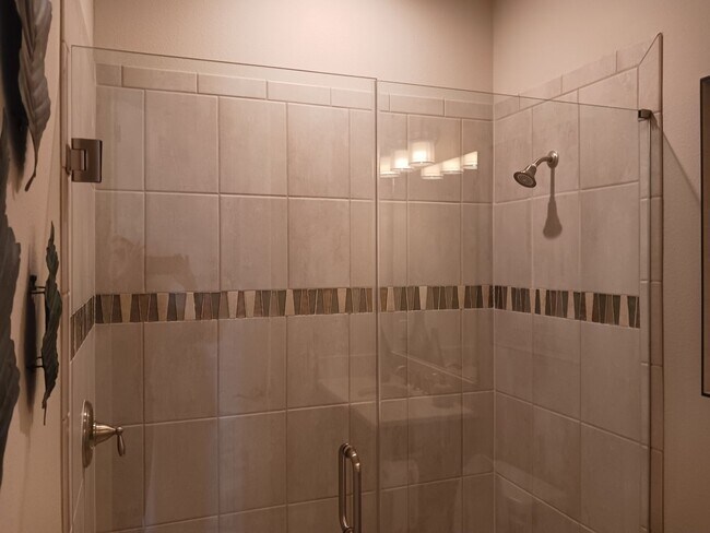 Building Photo - Here is your chance to live in Model Home!...