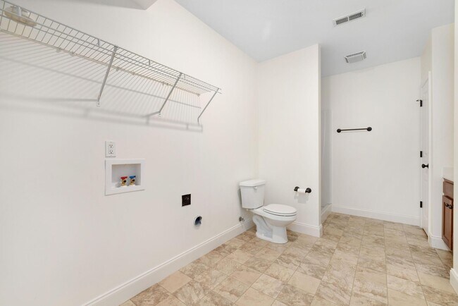 Building Photo - 2128 Ida Sue Dr