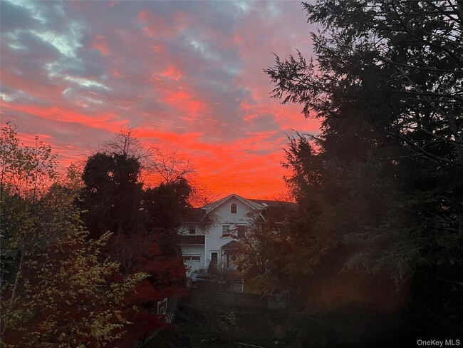 Building Photo - 74 Old Post Ln