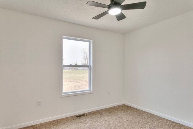 Building Photo - 120 Cheyenne Dr