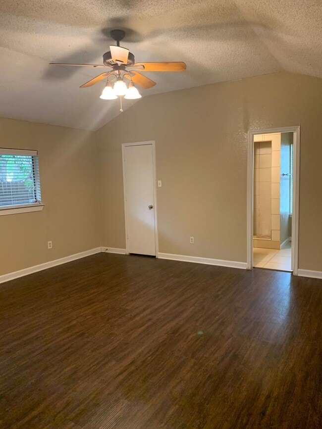 Building Photo - 2621 Carrington Ln