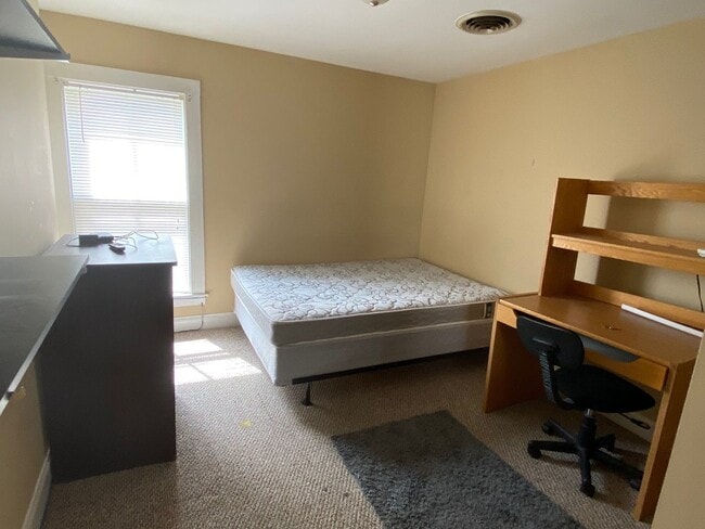 Building Photo - 38 Lincoln Ave