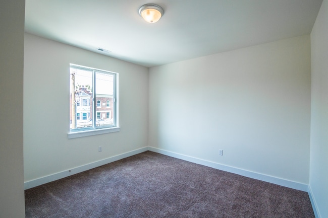 Building Photo - 411 N 34th St