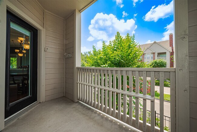 Building Photo - 1330 Old Spanish Trl