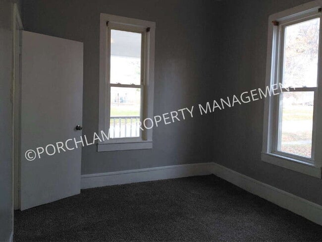 Building Photo - 541 W Grand Ave