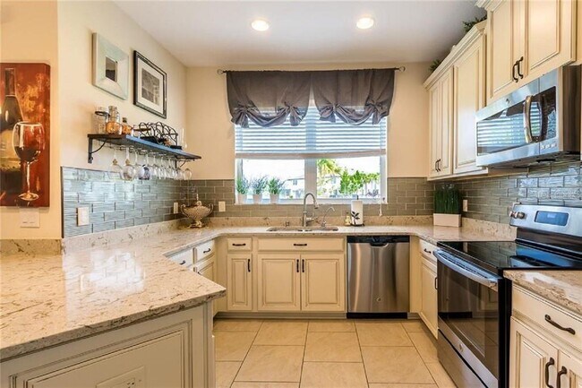 Building Photo - 30333 Southwell Ln