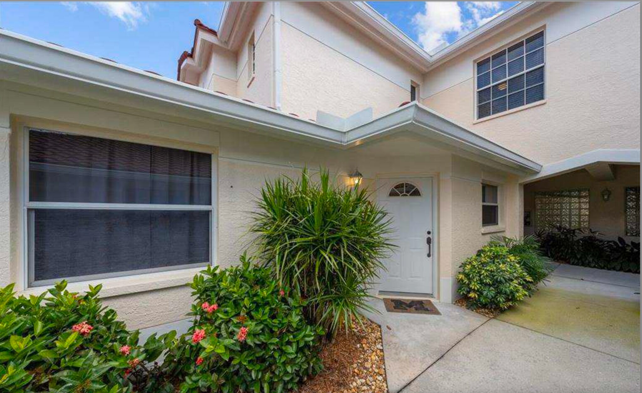 Building Photo - 640 Lalique Cir