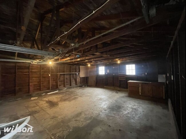 Building Photo - Spacious 4-Bedroom Oasis in the Heart of Yakima – Perfect for Family Living!