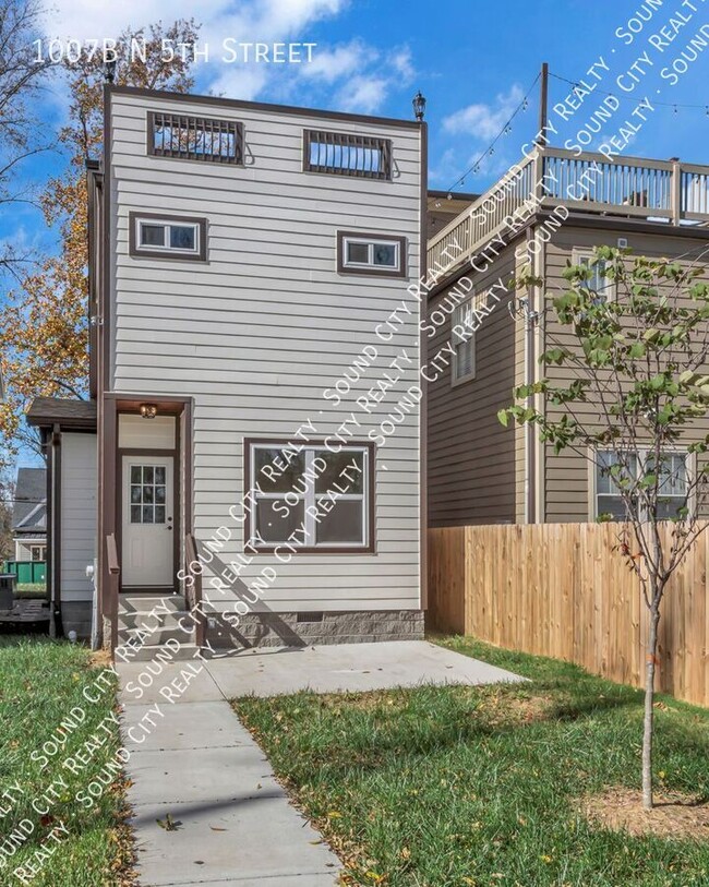 Building Photo - Brand NEW East Nashville 3 bedroom/3.5 bat...