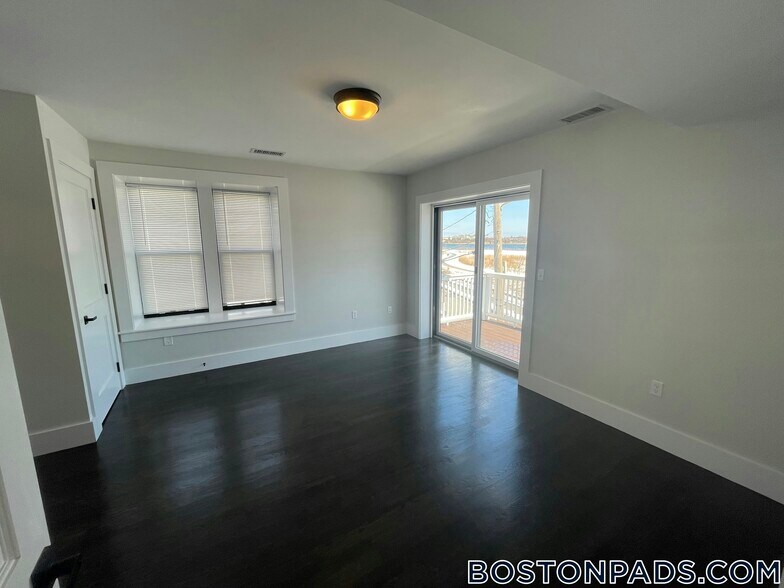 Building Photo - 54 Taylor St