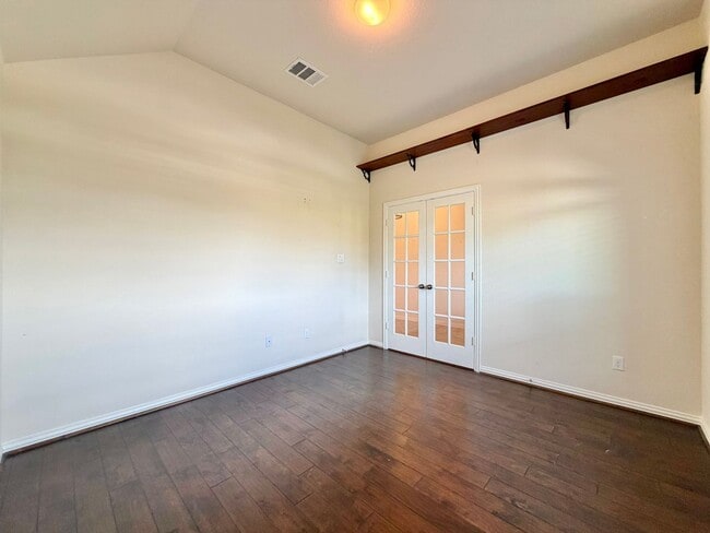 Building Photo - 908 Arvada Dr