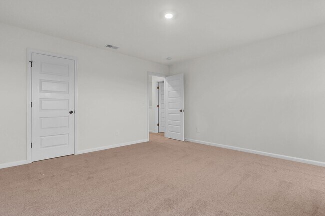 Building Photo - $500 off 1st month's rent!  APPLICATION FEES WAIVED UPON APPROVAL!!!