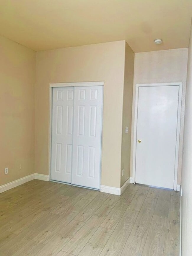 Building Photo - Single story 3 bed 2 baths property inside the gated Cactus Springs community! Home has all LVP a...
