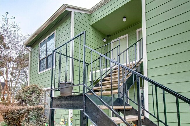 Building Photo - 14777 Wunderlich Dr