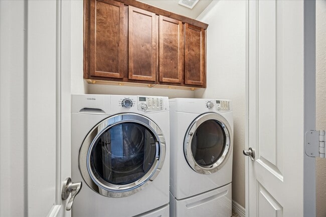 Building Photo - 5749 Larkin St