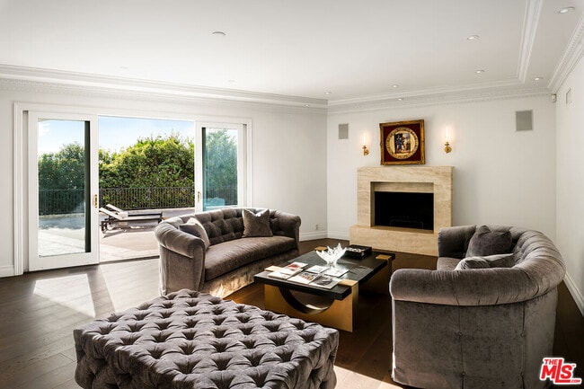 Building Photo - 1845 Loma Vista Dr