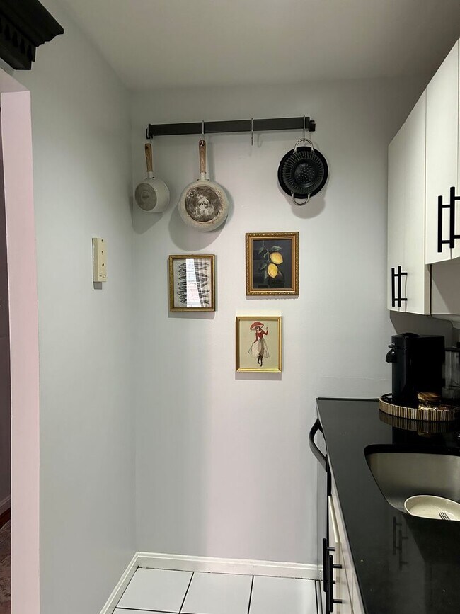 Building Photo - Beautiful Dupont 1Br w/ Historic Charm, 97 Walkscore!