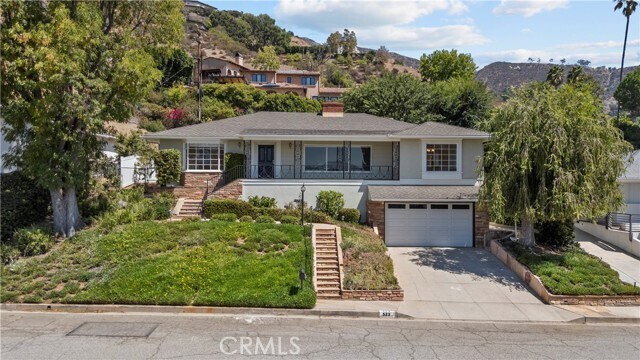 Primary Photo - 523 Meadows Dr