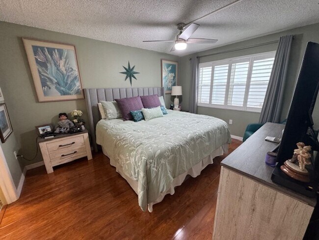 Building Photo - One Bedroom One Bath Seven Lakes Condo