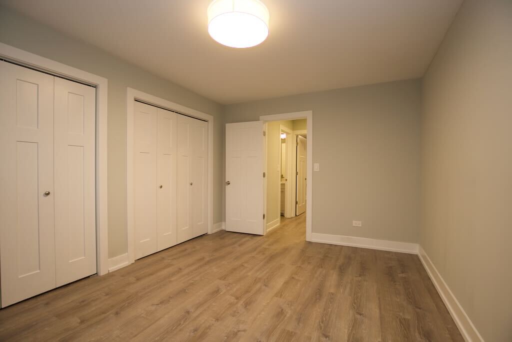 Building Photo - 456 W Barry Ave