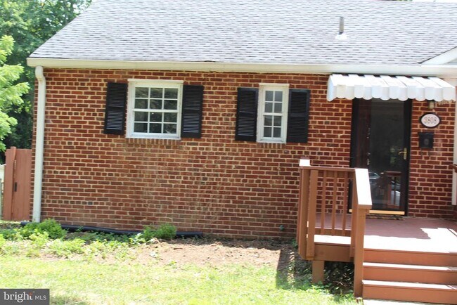 Building Photo - 3808 Delano St