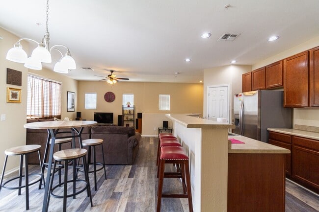 Building Photo - Welcome to Daravante, where this 2-bedroom...