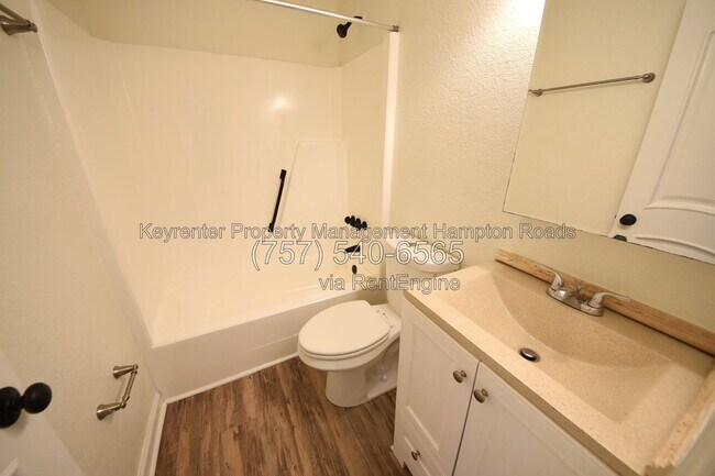 Building Photo - 9716 7th Bay St
