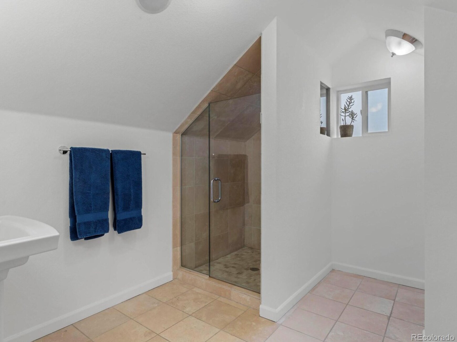 Building Photo - 2809 N Raleigh St