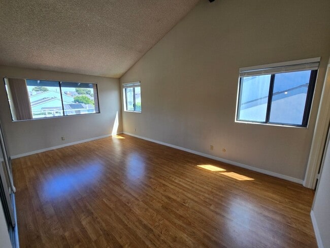 Building Photo - 3286 Caminito Ameca