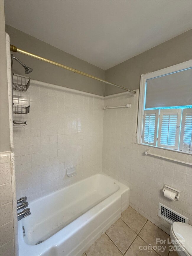 Building Photo - 1521 Woodhill Ln