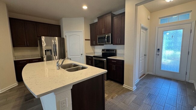 Building Photo - 2/2.5 Townhome in Prestwick – Garage & Screened Patio