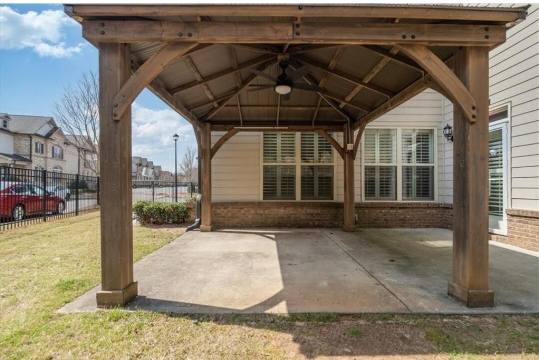 Building Photo - 4325 Bellview Ln