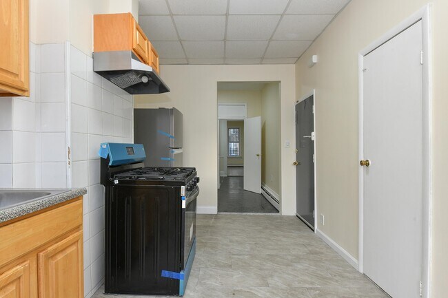 Building Photo - 531 28th St