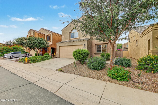 Building Photo - 6135 E Paradise Ln