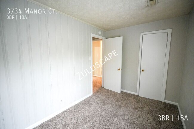 Building Photo - 3734 Manor Ct