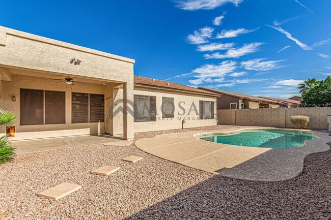 Building Photo - 745 W Citrus Way