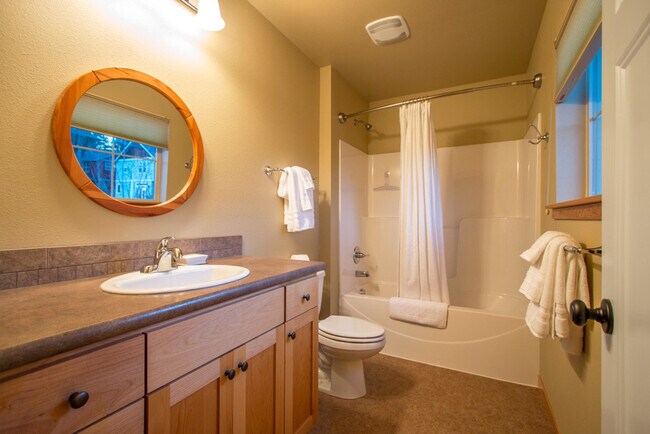 Building Photo - 1021 Redtail Loop