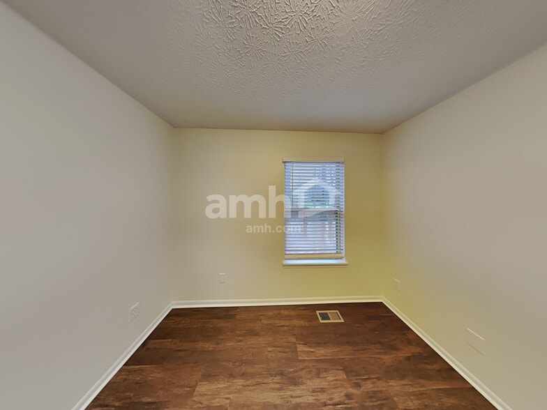 Building Photo - 7938 Dolmen Dr