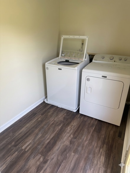 Building Photo - 1816 Davcohn Ave