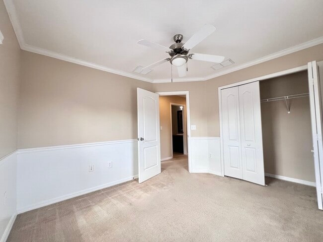 Building Photo - Gorgeous 3-bedroom, 2 1/2-bath End Unit To...