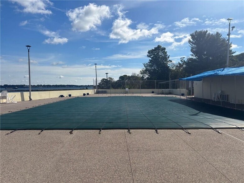 Building Photo - 400 Narragansett Pkwy